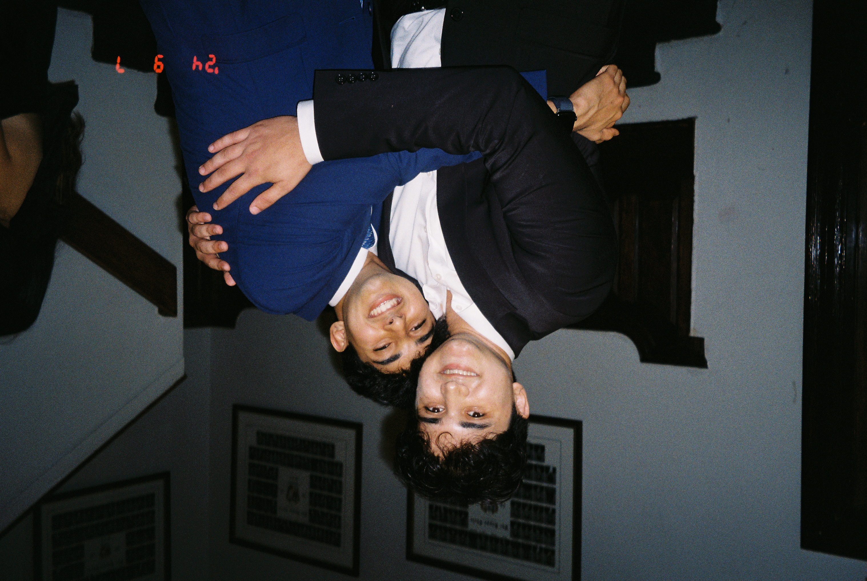 R & V